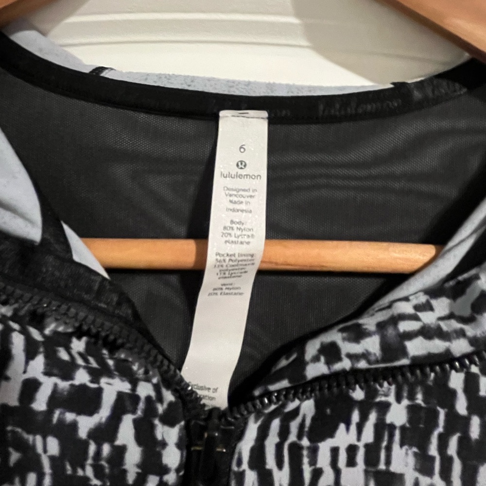 Lululemon Jacket - Picture 3 of 3